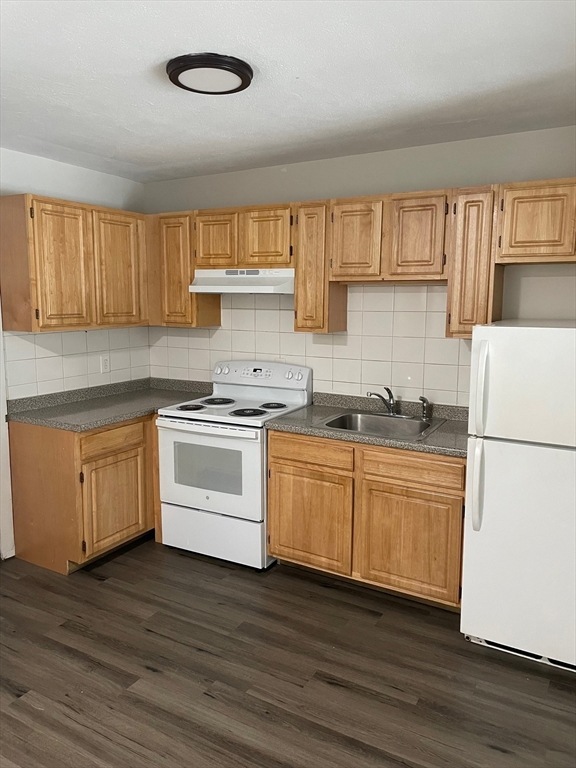 700 Cummins Hwy unit 10, Boston, MA 02126 - photo 1