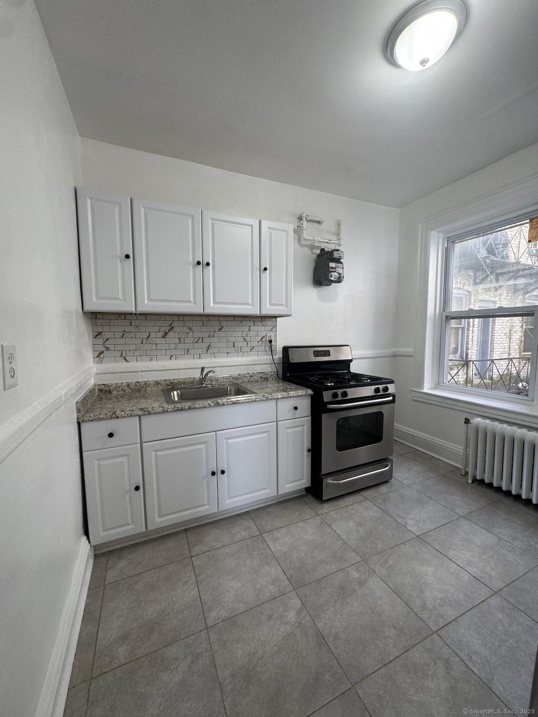 785 Hancock Ave unit 8, Bridgeport, CT 06605 - photo 1