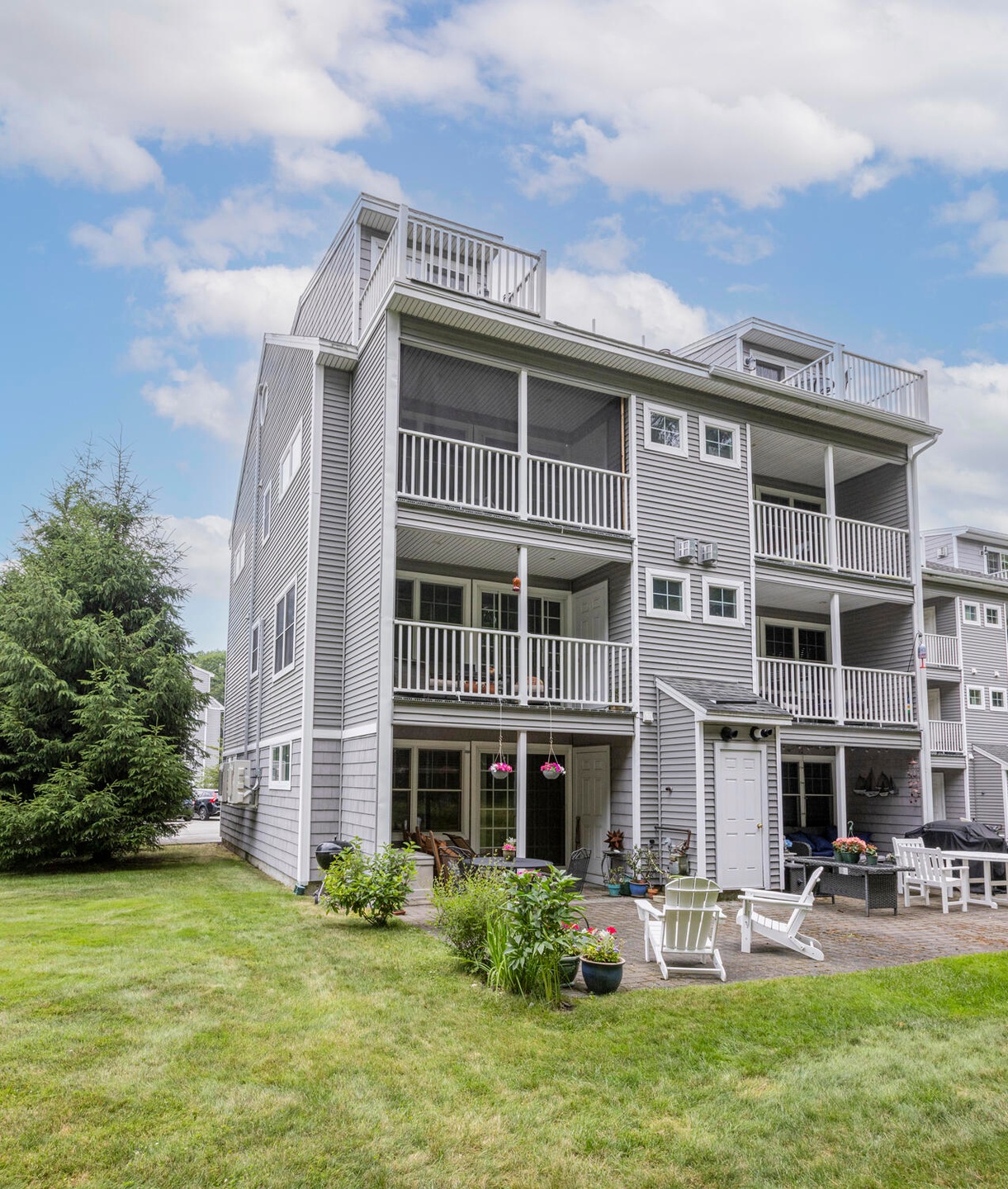 42 Walnut St unit 10, Old Orchard Beach, ME 04064 - photo 1