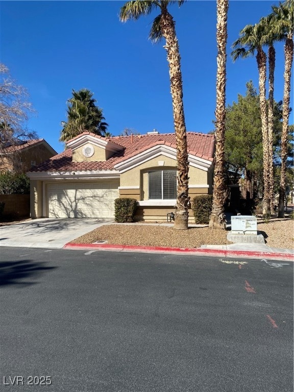 View of front of house featuring a garage