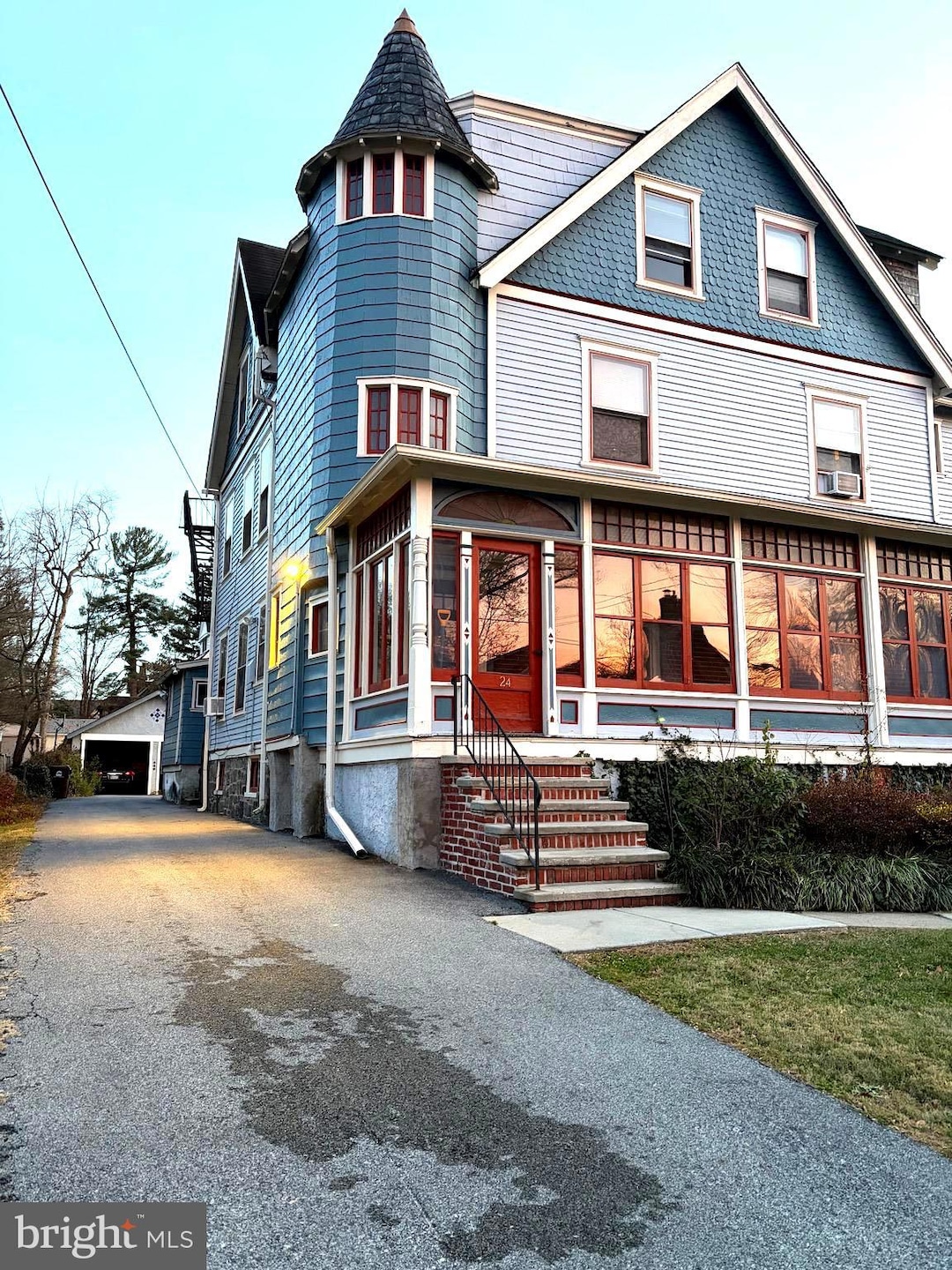 For Rent $1,250/month