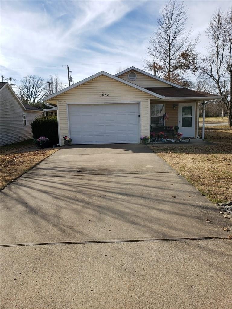 1432 S Arkansas St, Rogers, AR 72756 - photo 1