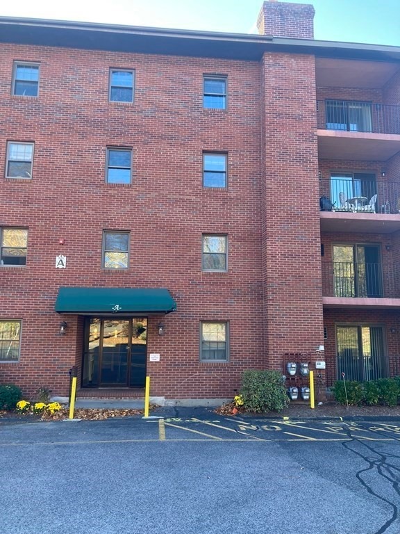 Totten Pond Village unit 23A, Waltham, MA 02451 - photo 1