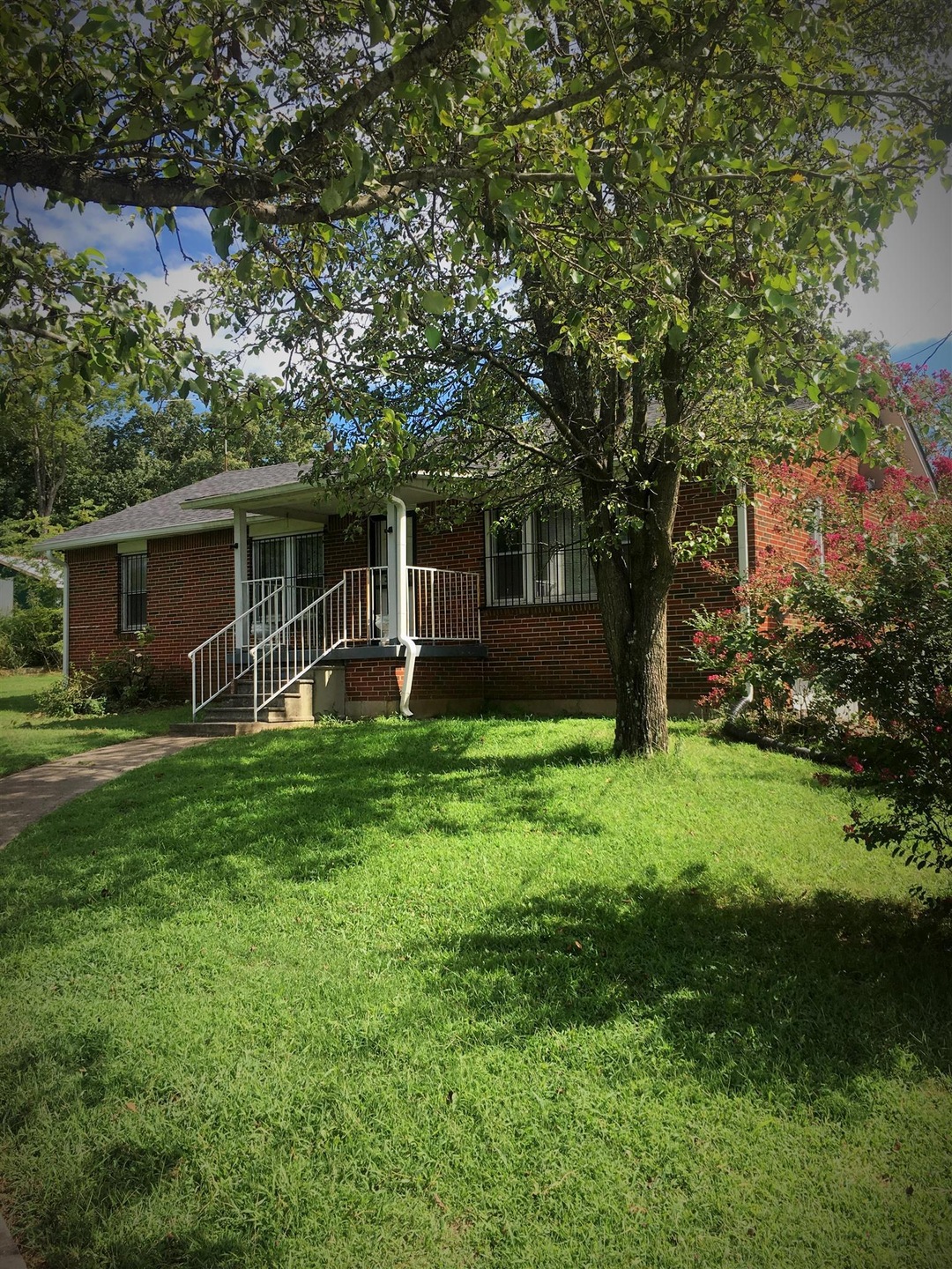 704 Eastland Ln, Lebanon, TN 37090 - photo 1