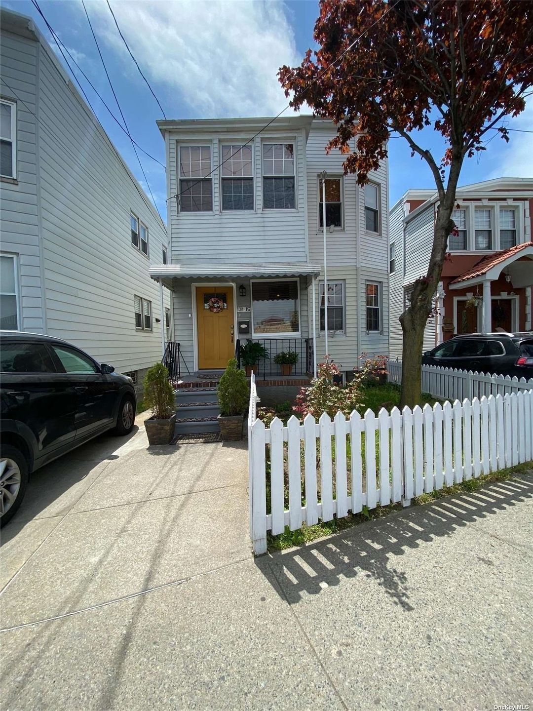 FRONT OF THE HOUSE