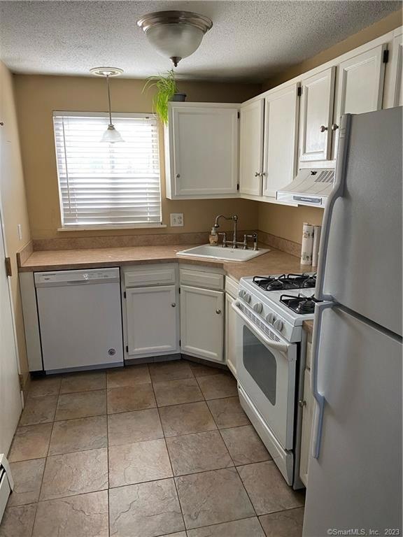 26 Evergreene unit 26, Wallingford, CT 06492 - photo 1