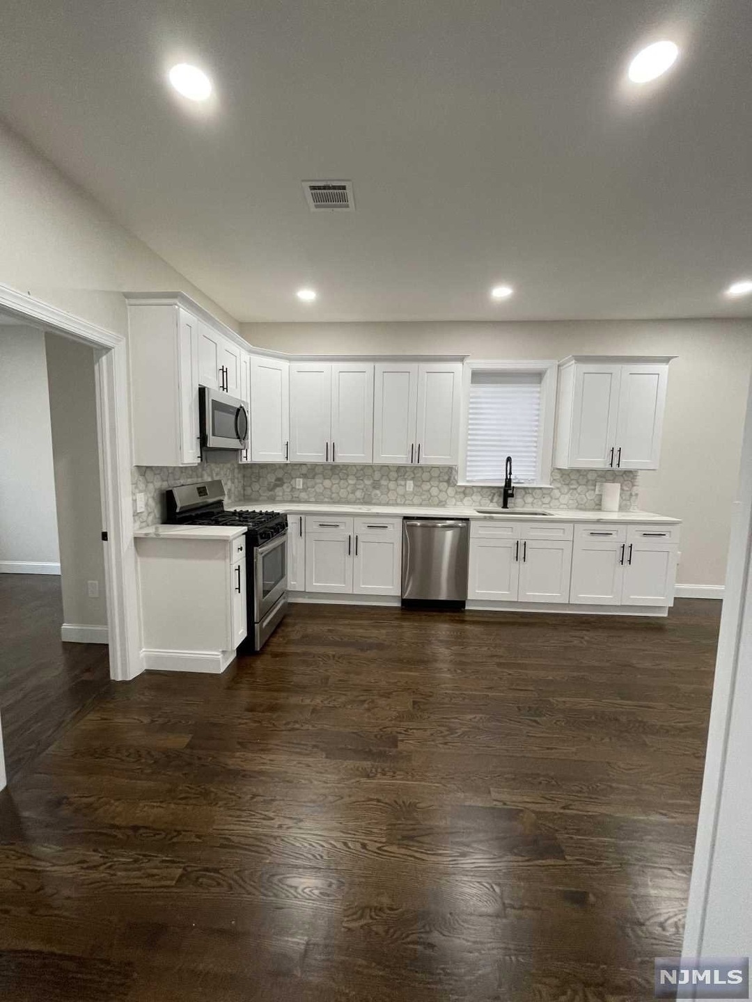 200 Westminster Place unit 2, Lodi, NJ 07644 - photo 1