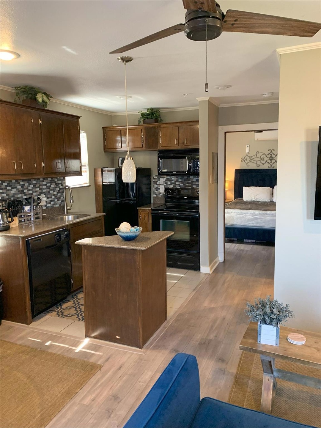 5969 Lewis St unit 203, Dallas, TX 75206 - photo 1