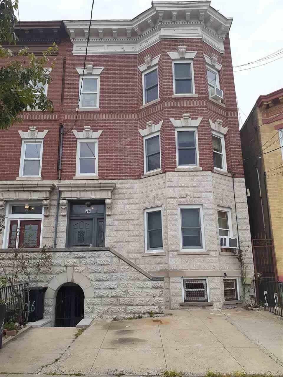 216 Highpoint Ave, Weehawken, NJ 07086 - photo 1