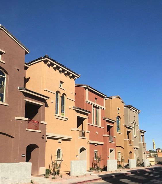 Siena Ladera Row