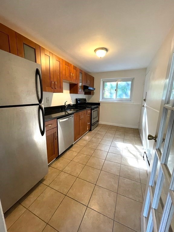 105 Chestnut St unit 4, Brookline, MA 02445 - photo 1