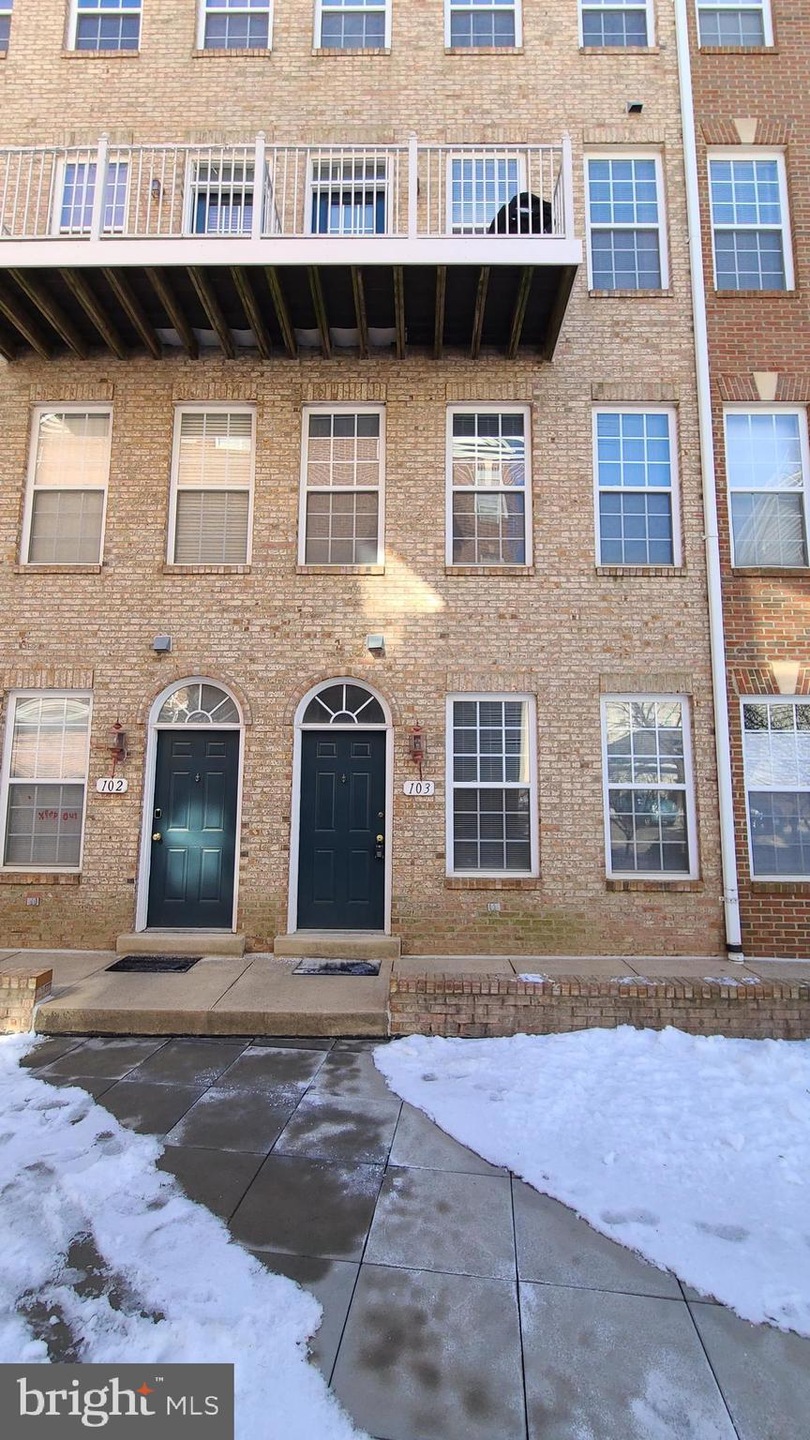 2665 Manhattan Place unit 103, Vienna, VA 22180 - photo 1
