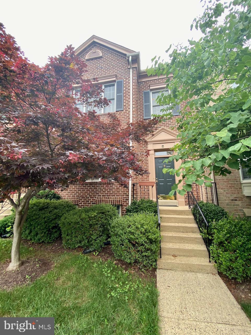 9682 Woodhenge Ct, Burke, VA 22015 - photo 1