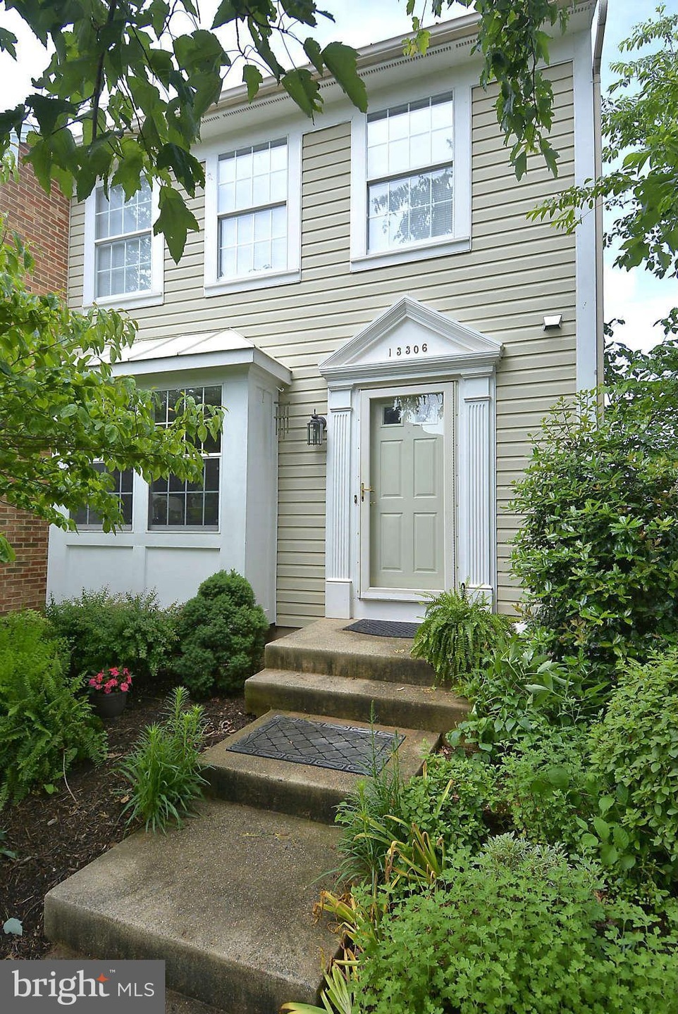 13306 Burkitts Rd, Fairfax, VA 22033 - photo 1