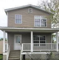 2121 Amaker front pic