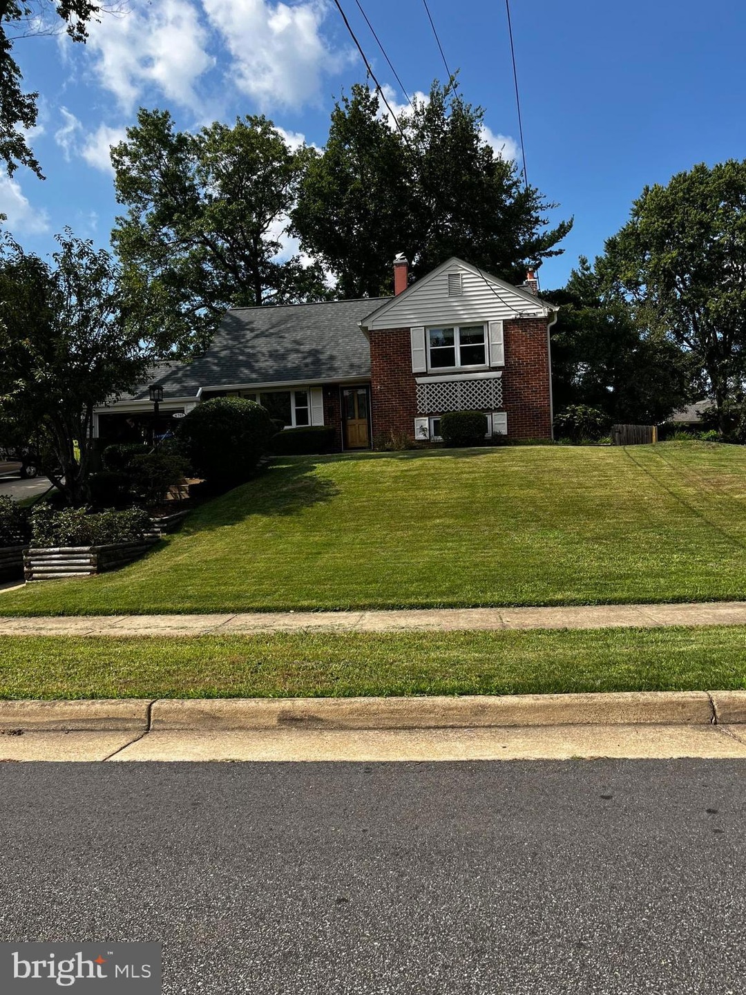 Sold $585,000 • Co-Listing Agent