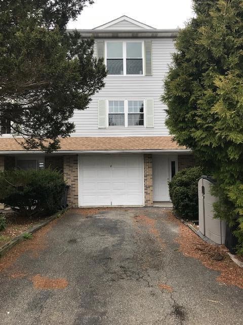 137 Victoria Arms Cir, Kunkletown, PA 18058 - photo 1