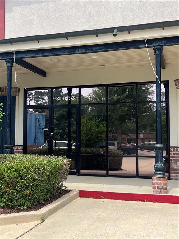 Exterior Front Entry