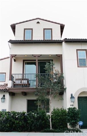 Beautiful newer Townhome