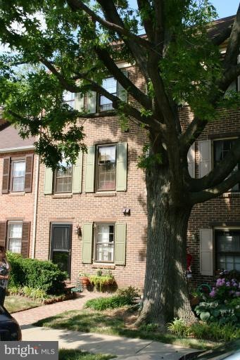 1251 Portner Rd, Alexandria, VA 22314 - photo 1