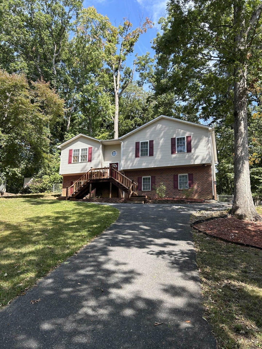 Sold $325,900