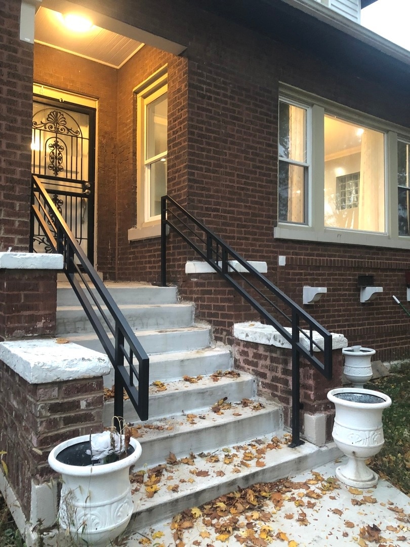 4858 W Concord Place unit 1, Chicago, IL 60639 - photo 1