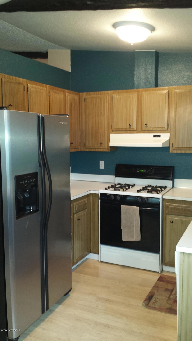 Kitchen (All appliances stay)