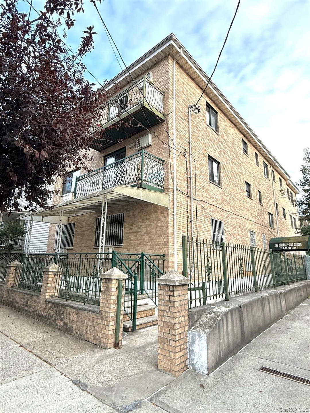 For Sale $688,000 • Co-Listing Agent