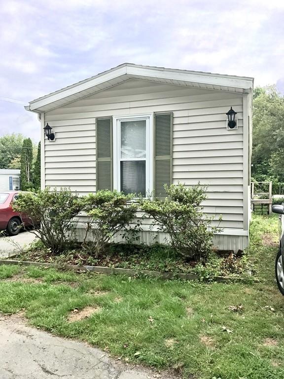 833 Forest Park, Middletown, RI 02842 - photo 1