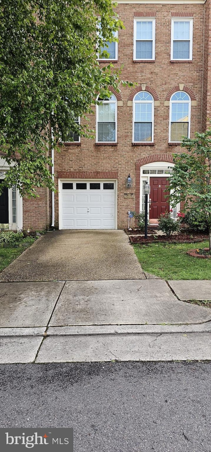 13638 Flying Squirrel Dr, Herndon, VA 20171 - photo 1