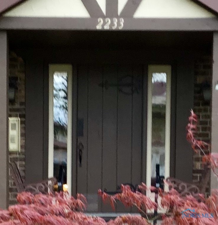 Attractive entry to the building