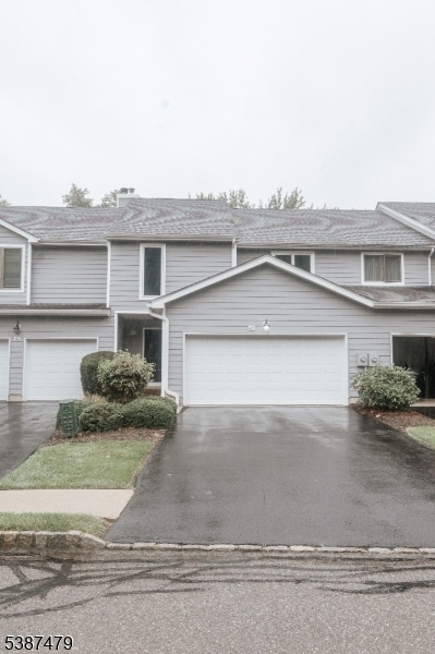 For Sale $750,000 • Co-Listing Agent