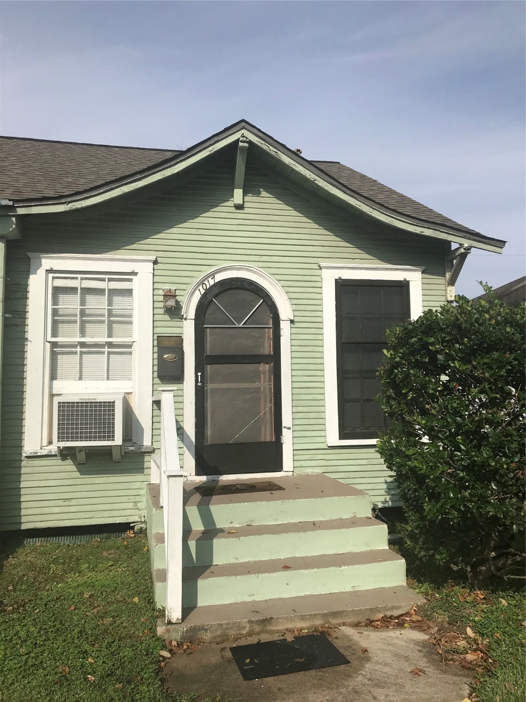 1017 Key St, Houston, TX 77009 - photo 1