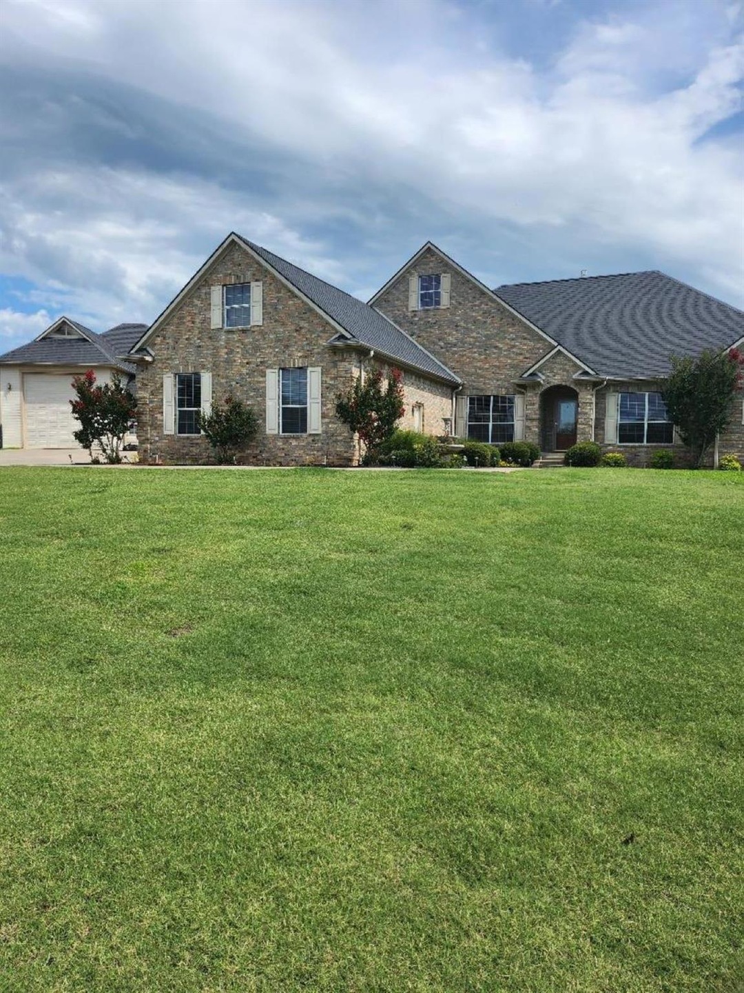 113 Bowie Dr, Gainesville, TX 76240 - photo 1