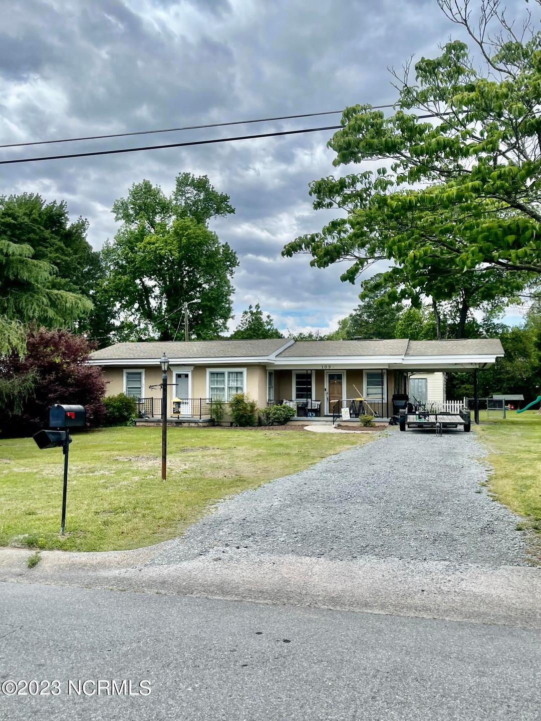 109 Lee Dr - Front Photo2