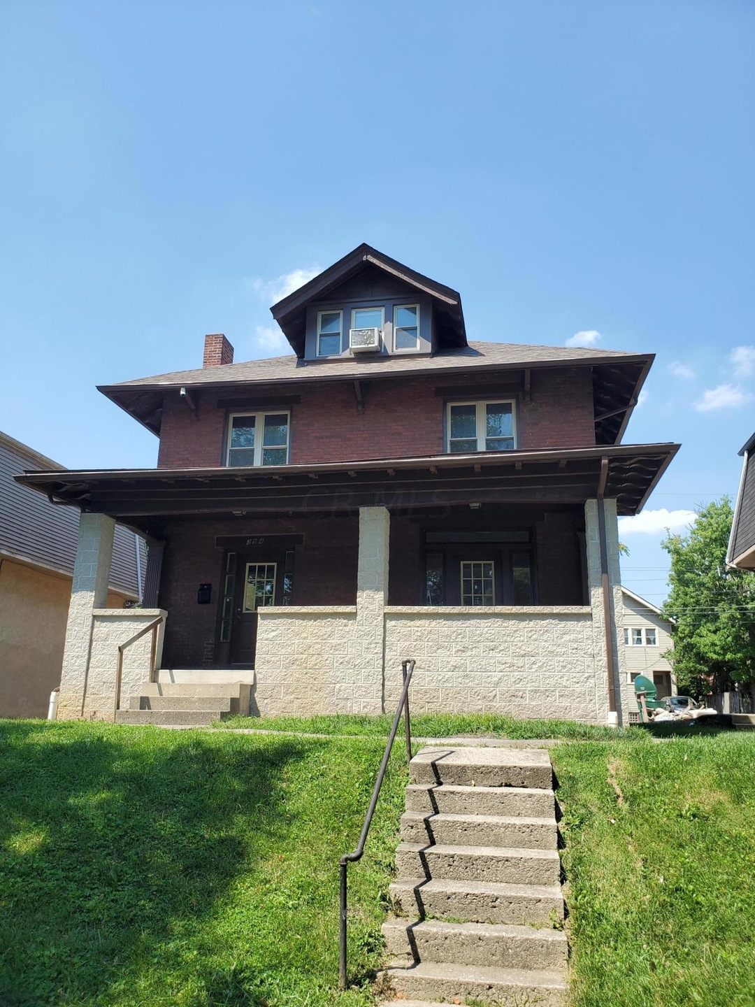 394 E 15th
