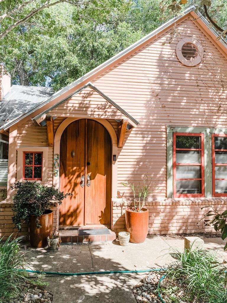 308 Cottonwood St, Fredericksburg, TX 78624 - photo 1