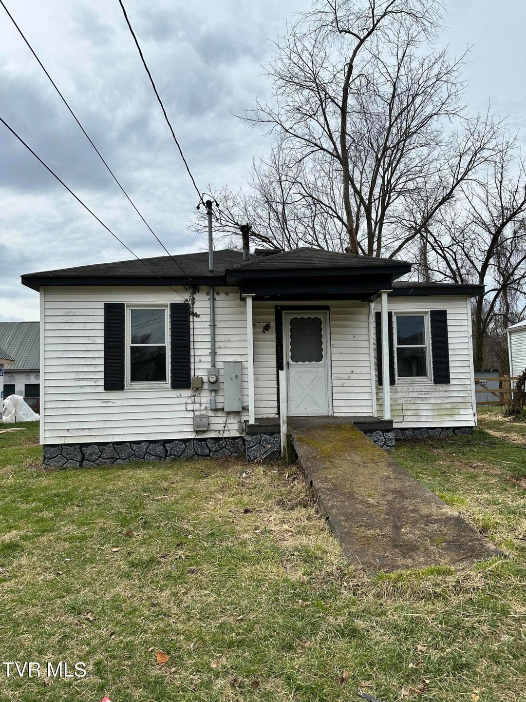 921 Hopson St, Johnson City, TN 37601 - photo 1