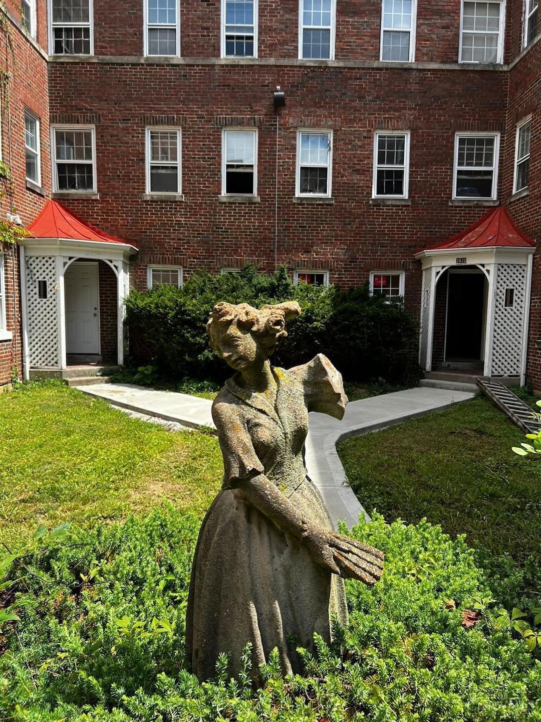 For Rent $950/month • Co-Listing Agent