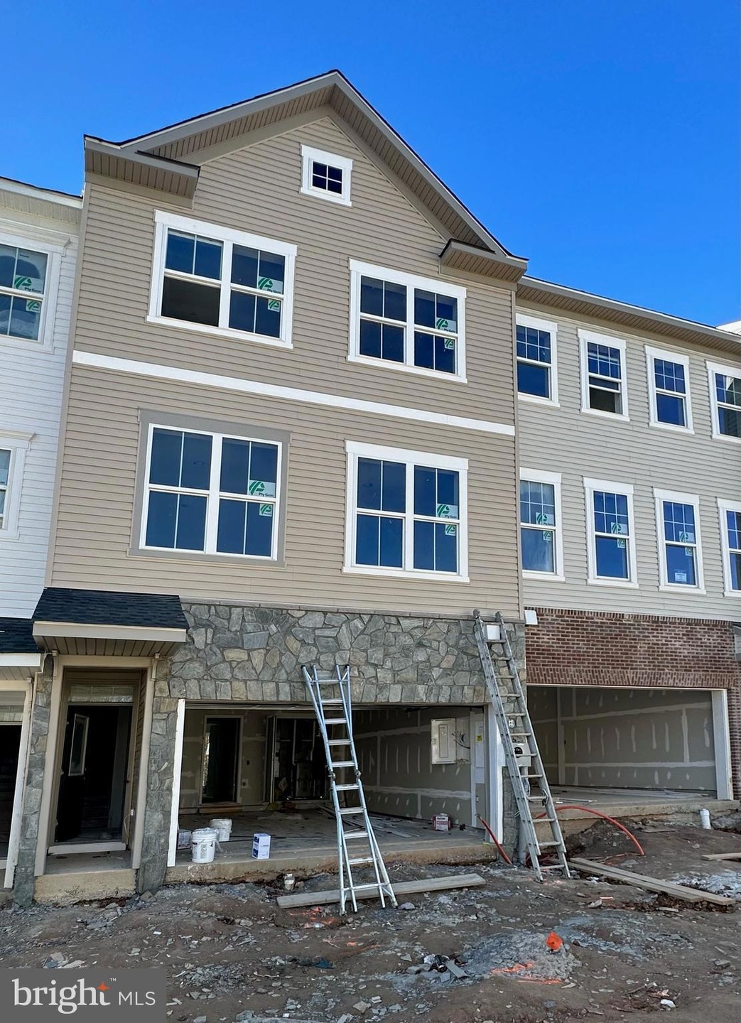 13222 Dowdens Ridge Dr, Clarksburg, MD 20871 - photo 1