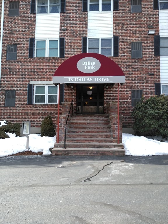 13 Dallas Dr unit 209, Dracut, MA 01826 - photo 1