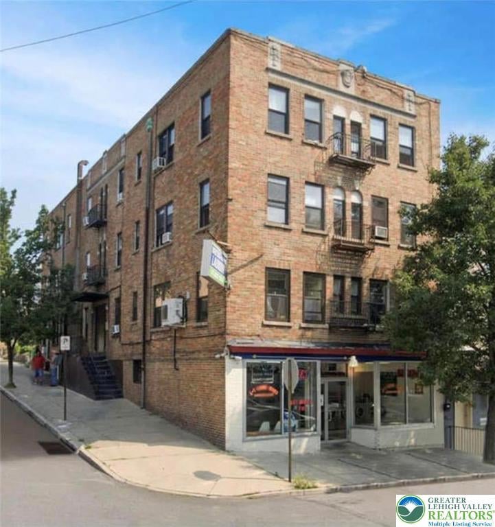 For Rent $1,050/month