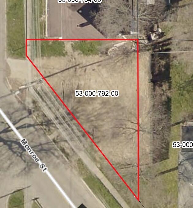 335 S Eagle St, Marshall, MI 49068 - photo 1