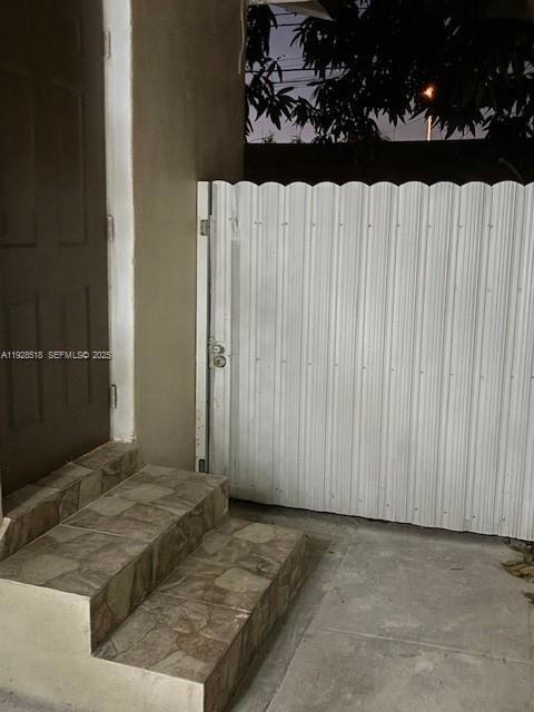 541 E 16th St unit B, Hialeah, FL 33010 - photo 1