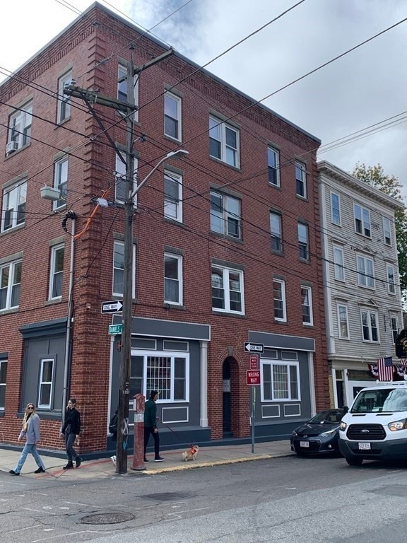 149 Derby St unit F, Salem, MA 01970 - photo 1