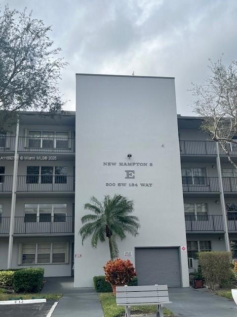 300 SW 134th Way unit 102E, Pembroke Pines, FL 33027 - photo 1