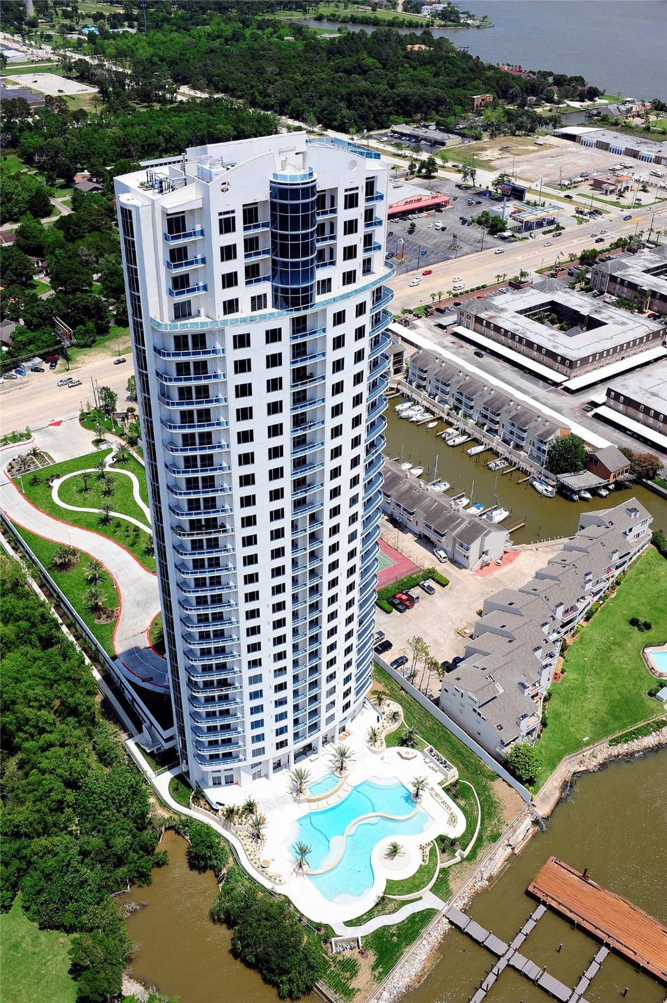 LUXURY WATER FRONT  HIGHRISE LIVING