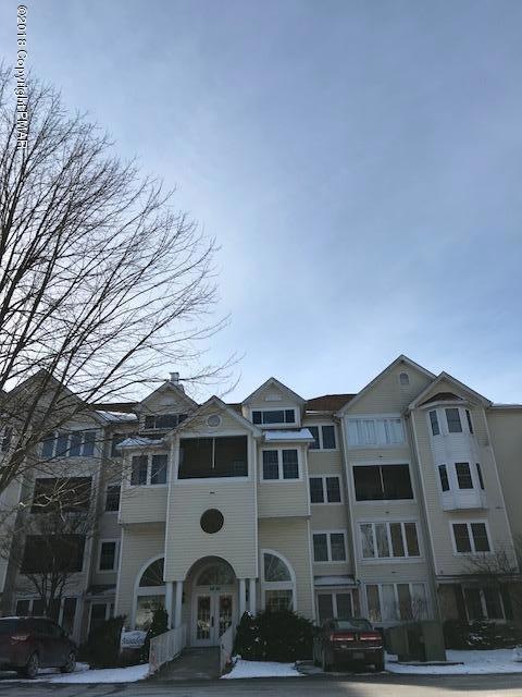 5 Village Cir unit Meadows Bldg. Apt 1, Stroudsburg, PA 18360 - photo 1