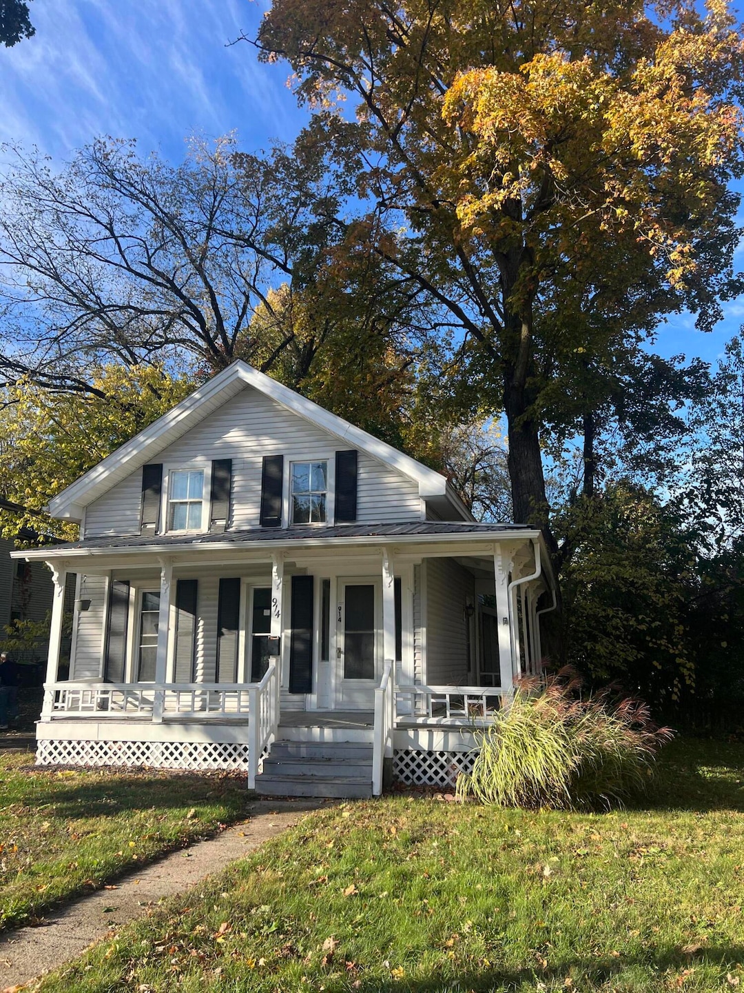 914 W Maumee St, Adrian, MI 49221 - photo 1