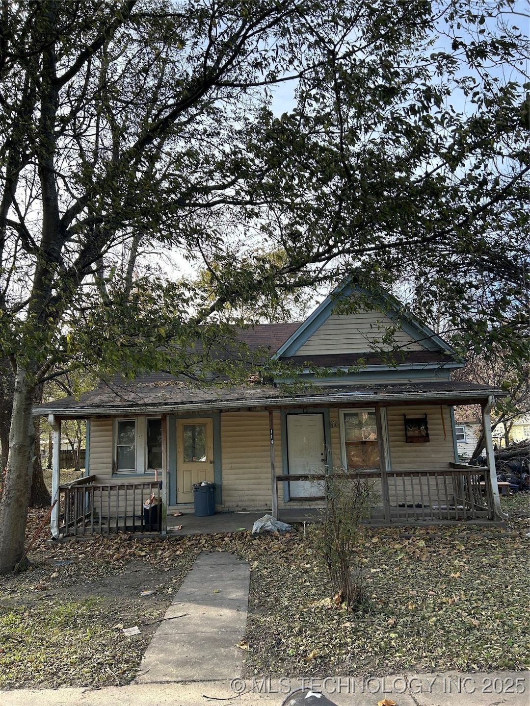 114 N Whitaker St, Pryor, OK 74361 - photo 1